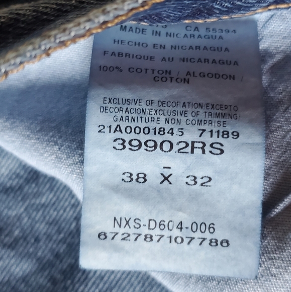 Wrangler Jeans. 38x32 - Picture 2 of 4